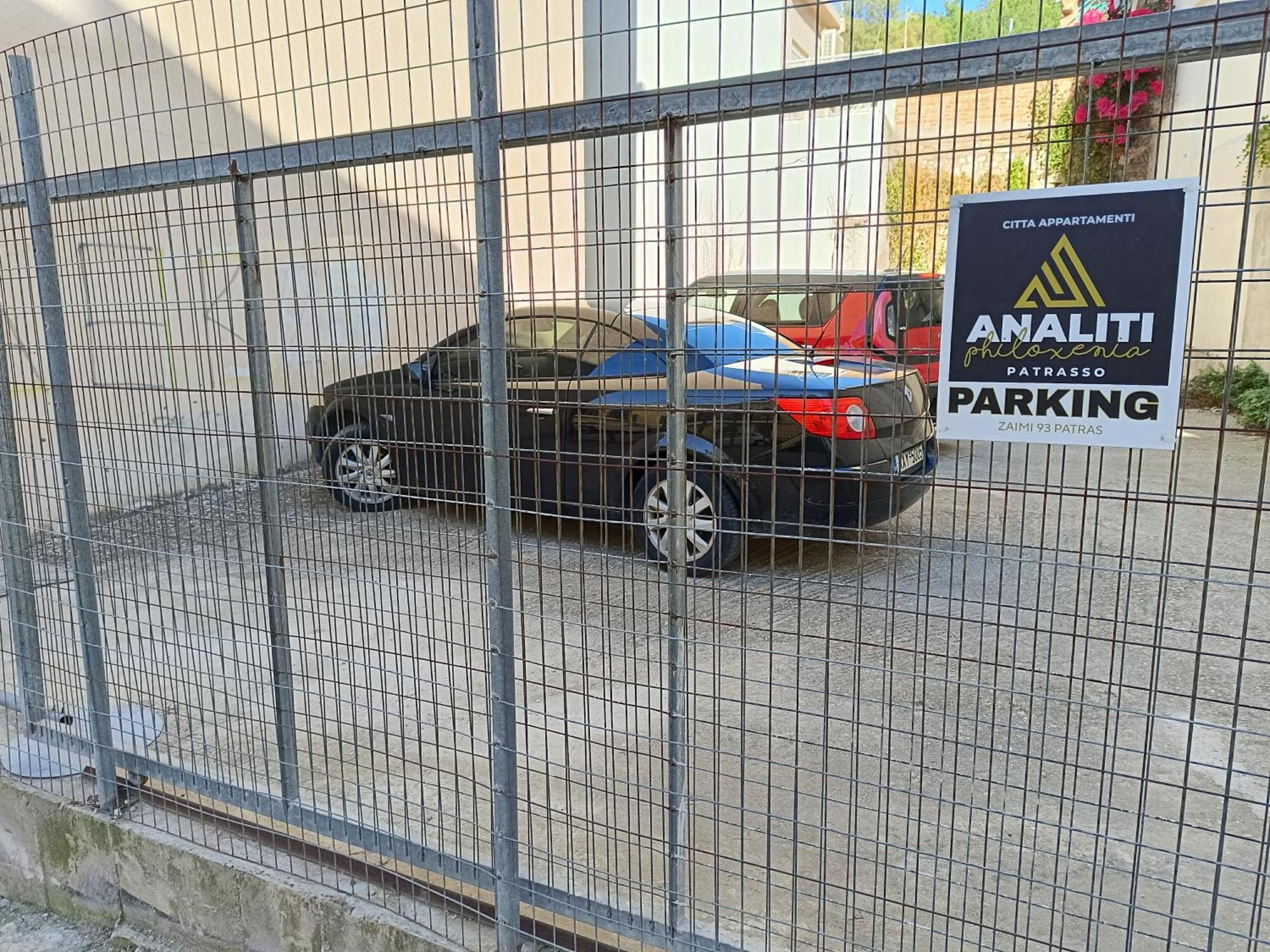 Mando Patrasso - Classical Apartment In The Center Of Patras With Free Parking Экстерьер фото
