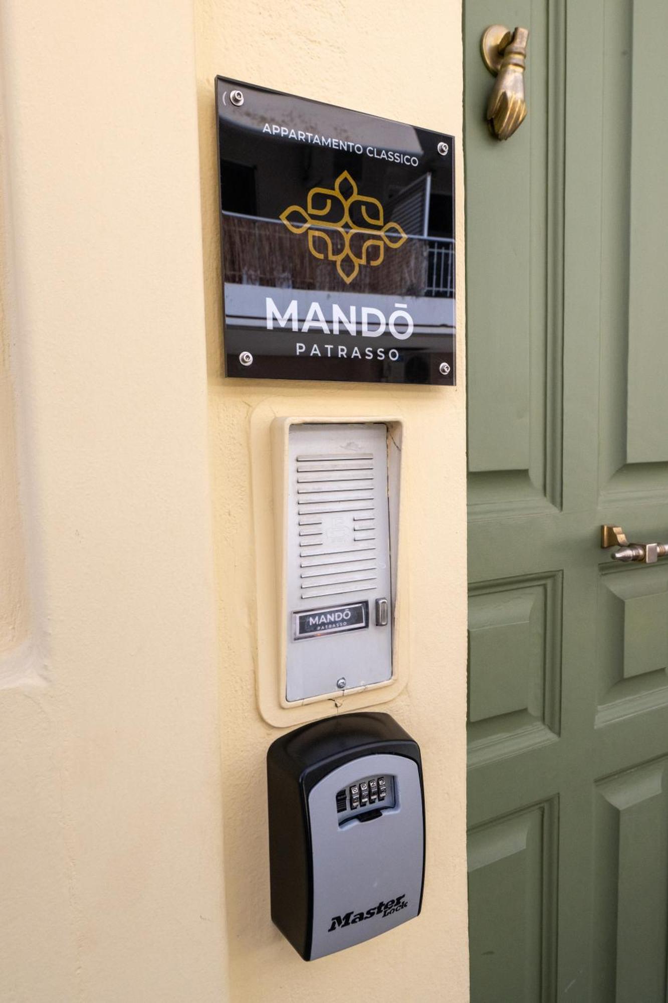 Mando Patrasso - Classical Apartment In The Center Of Patras With Free Parking Экстерьер фото