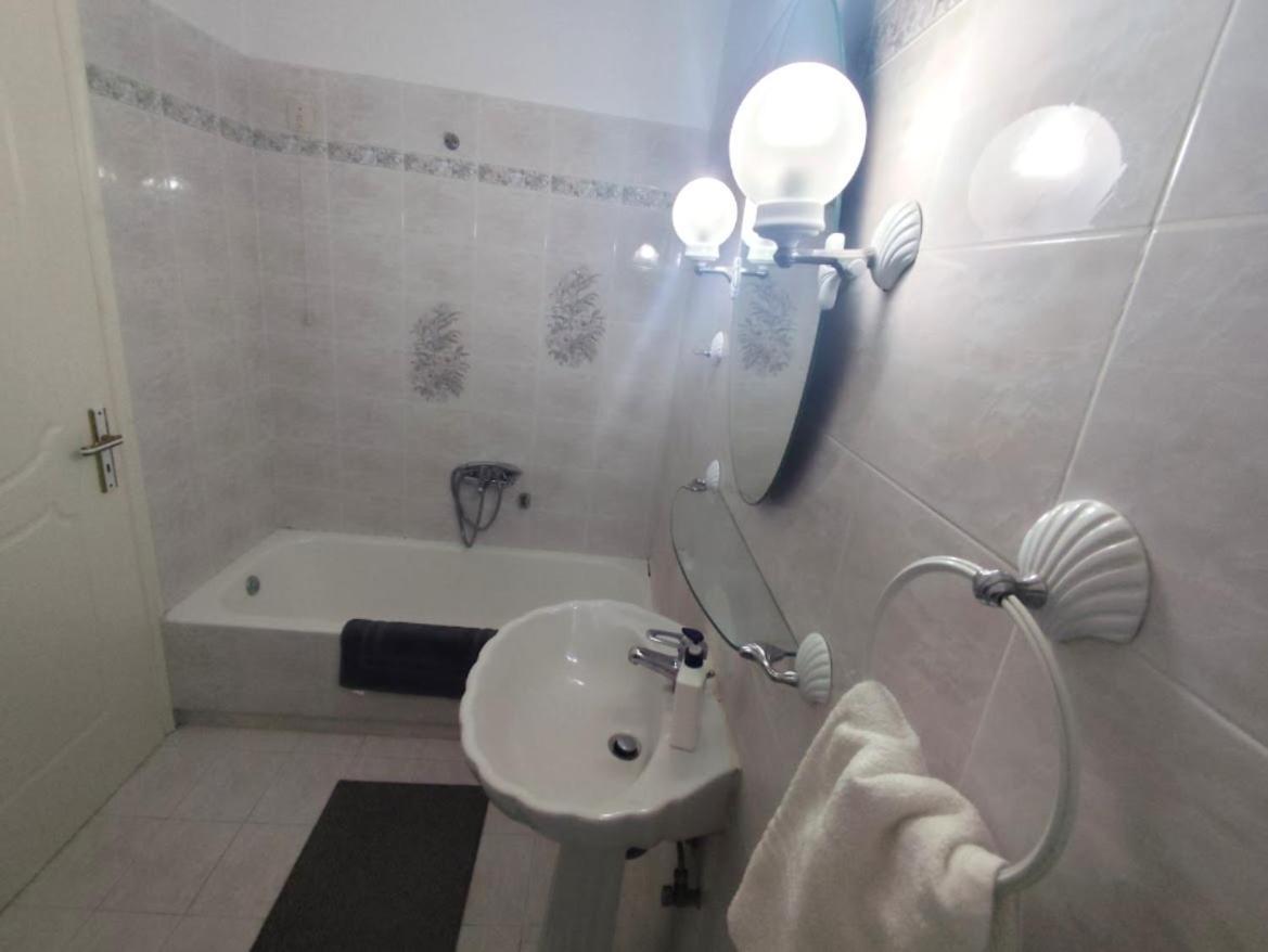 Mando Patrasso - Classical Apartment In The Center Of Patras With Free Parking Экстерьер фото