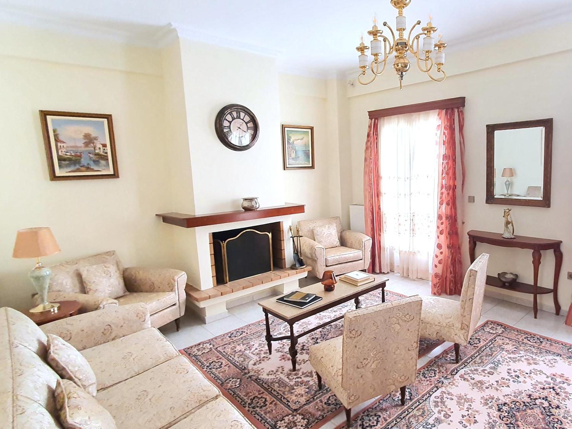 Mando Patrasso - Classical Apartment In The Center Of Patras With Free Parking Экстерьер фото